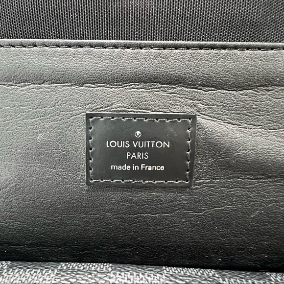 Louis Vuitton Case - Picture 13 of 15